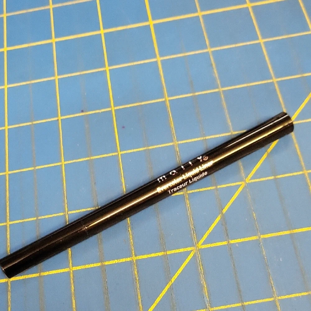 Mally Ebony Eyecolor Liquid Liner 1ml New